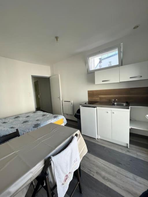 Studio En Plein Centre De Brest Apartman Kültér fotó